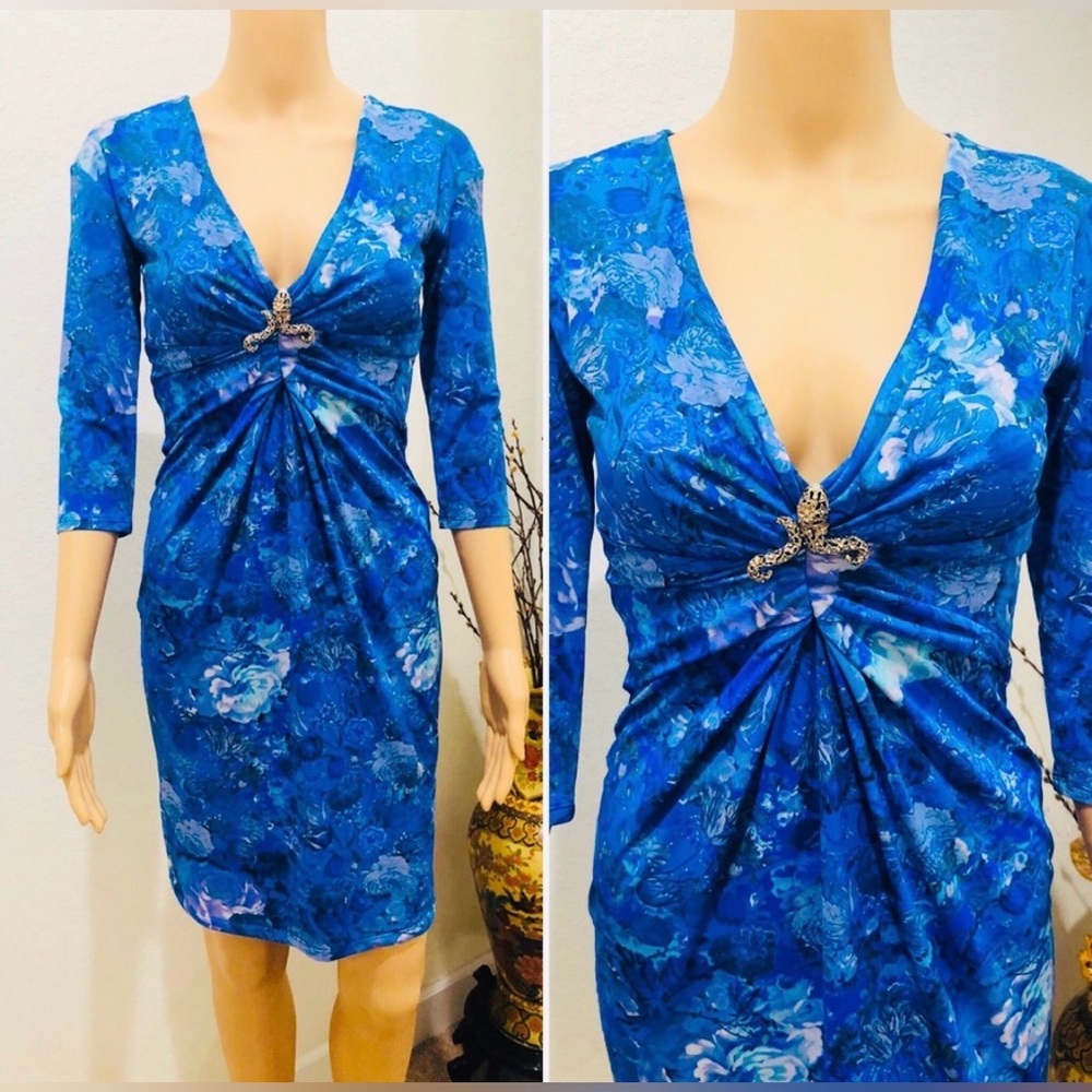 🥰🦊Sexy Roberto cavalli Snake strechble bodycorn figure rouched fit
Pit to pit 15